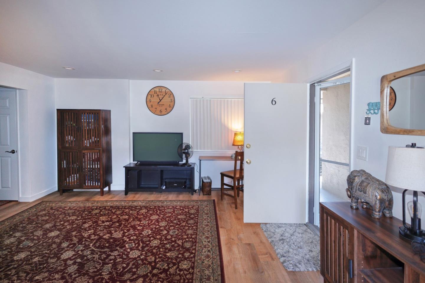 Detail Gallery Image 10 of 52 For 2186 Carlmont Dr, Belmont,  CA 94002 - – Beds | – Baths