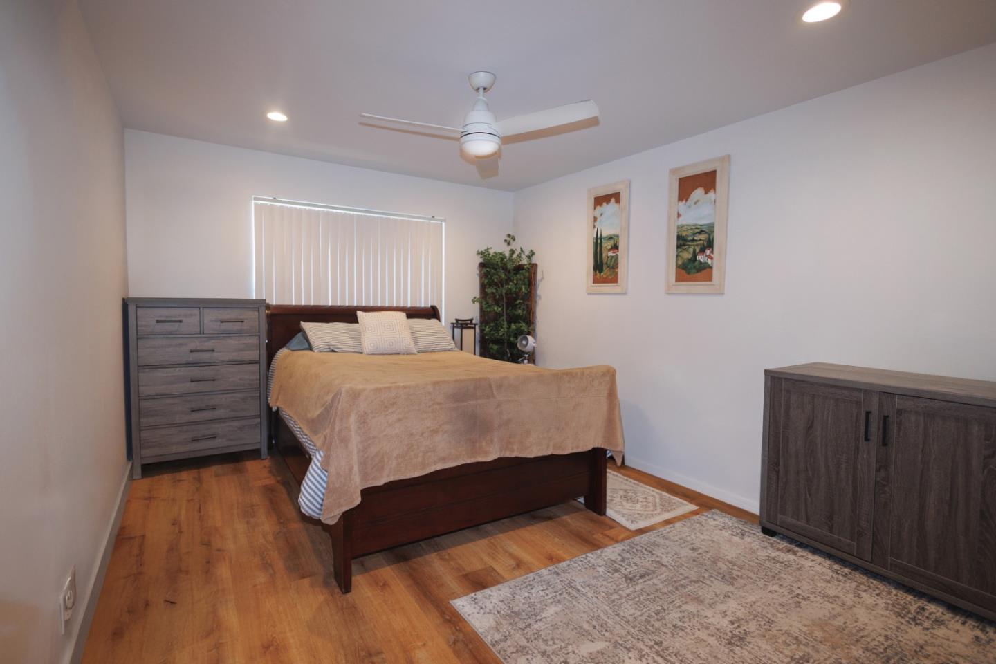 Detail Gallery Image 12 of 52 For 2186 Carlmont Dr, Belmont,  CA 94002 - – Beds | – Baths