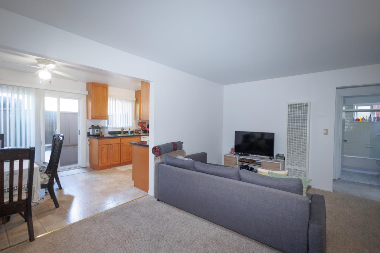 Detail Gallery Image 13 of 52 For 2186 Carlmont Dr, Belmont,  CA 94002 - – Beds | – Baths