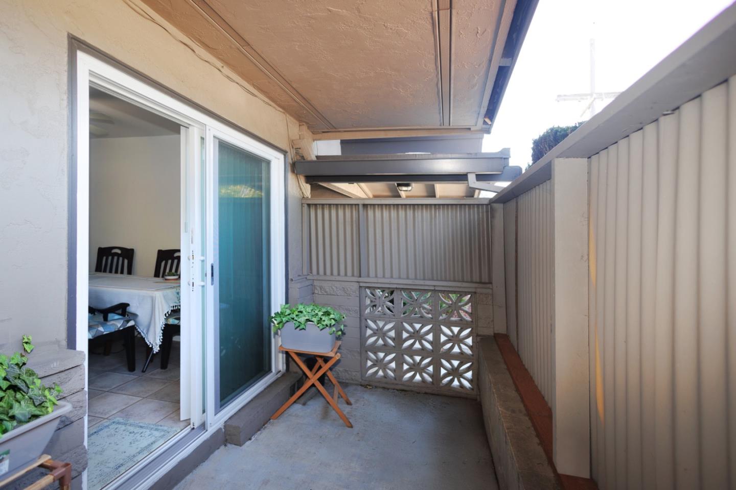 Detail Gallery Image 16 of 52 For 2186 Carlmont Dr, Belmont,  CA 94002 - – Beds | – Baths