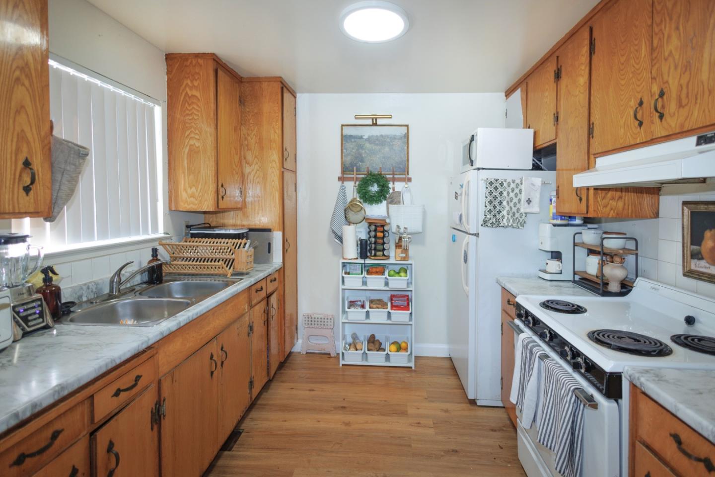 Detail Gallery Image 20 of 52 For 2186 Carlmont Dr, Belmont,  CA 94002 - – Beds | – Baths