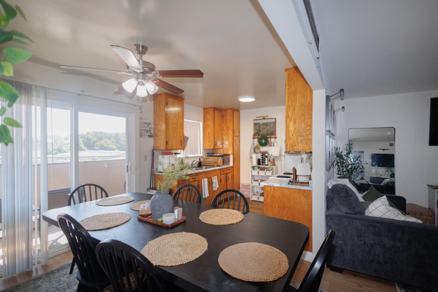 Detail Gallery Image 22 of 52 For 2186 Carlmont Dr, Belmont,  CA 94002 - – Beds | – Baths