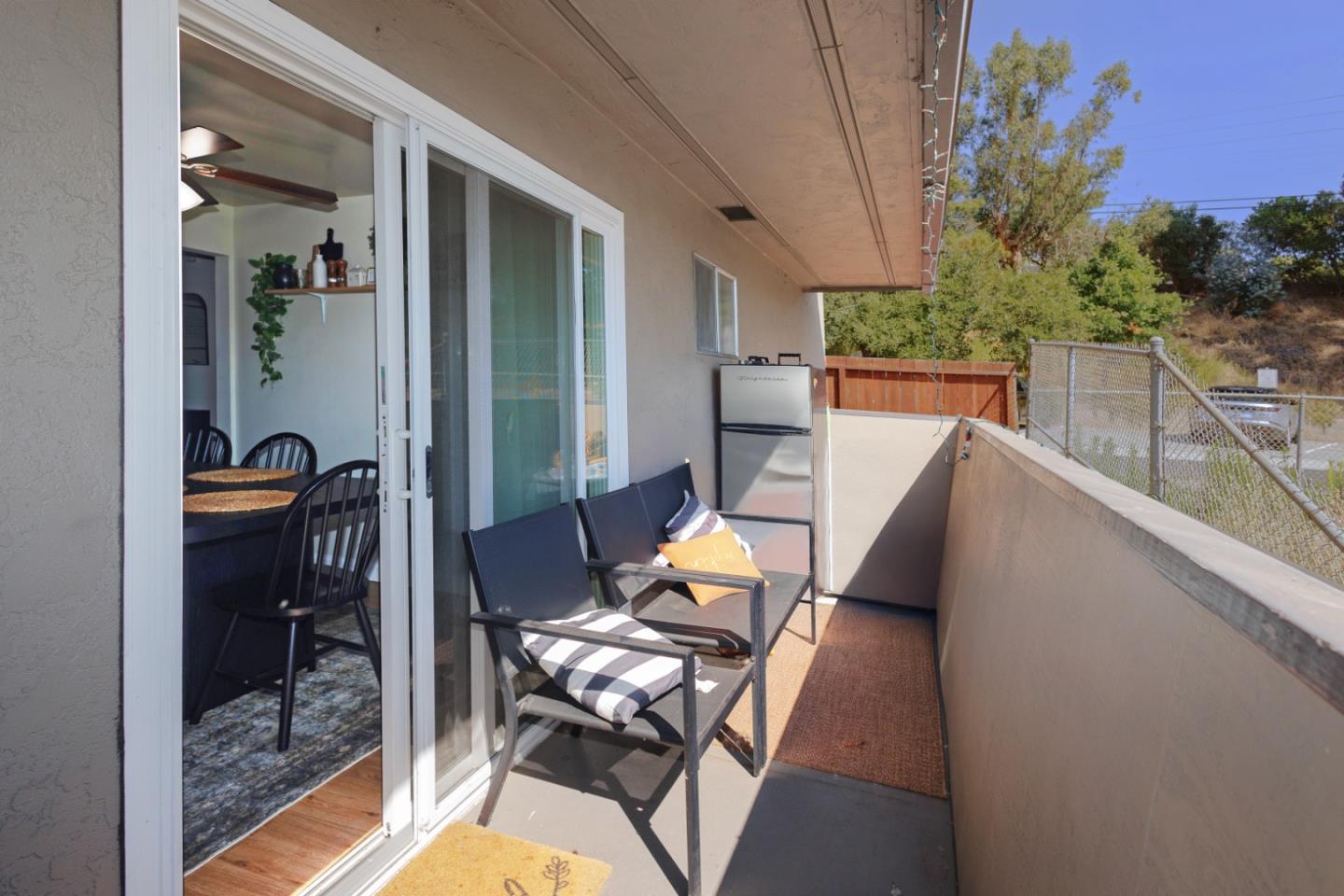 Detail Gallery Image 23 of 52 For 2186 Carlmont Dr, Belmont,  CA 94002 - – Beds | – Baths