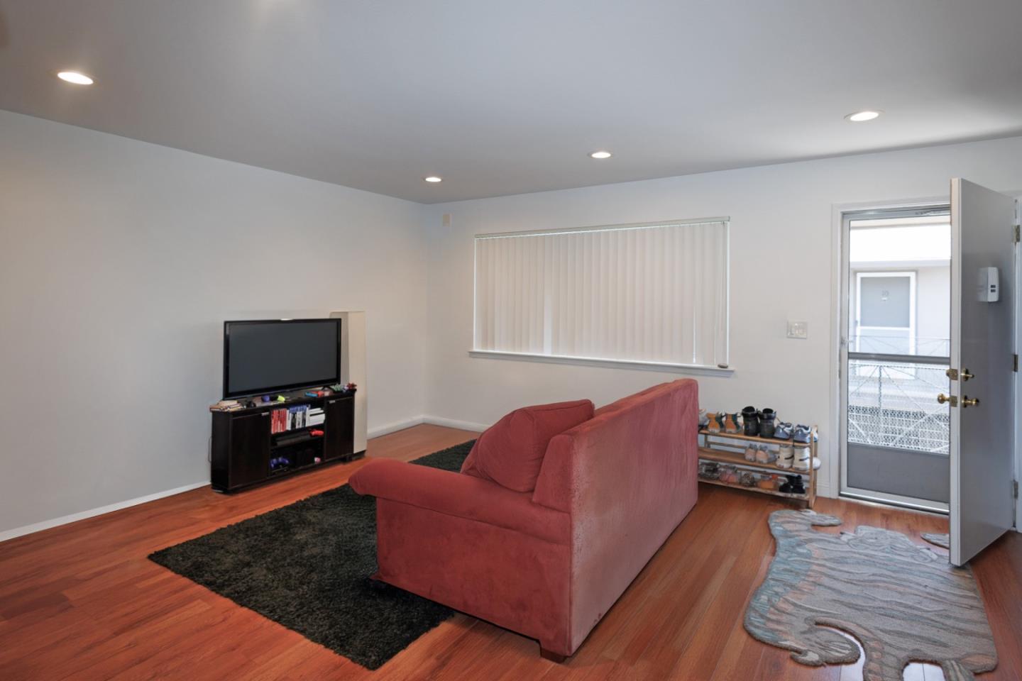 Detail Gallery Image 27 of 52 For 2186 Carlmont Dr, Belmont,  CA 94002 - – Beds | – Baths