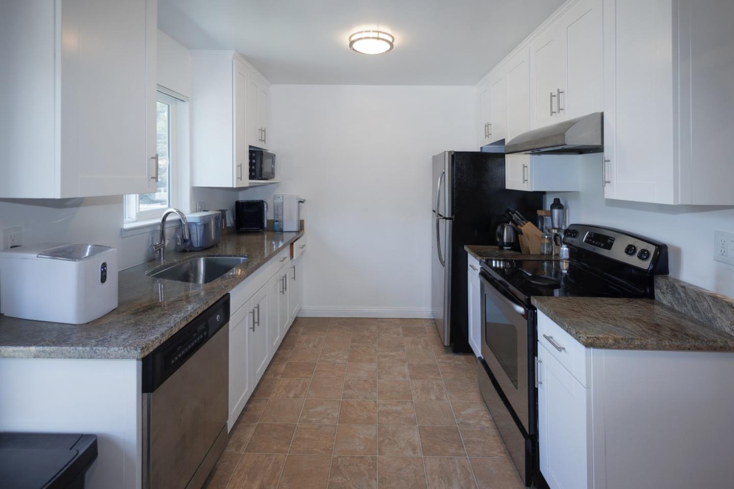 Detail Gallery Image 28 of 52 For 2186 Carlmont Dr, Belmont,  CA 94002 - – Beds | – Baths