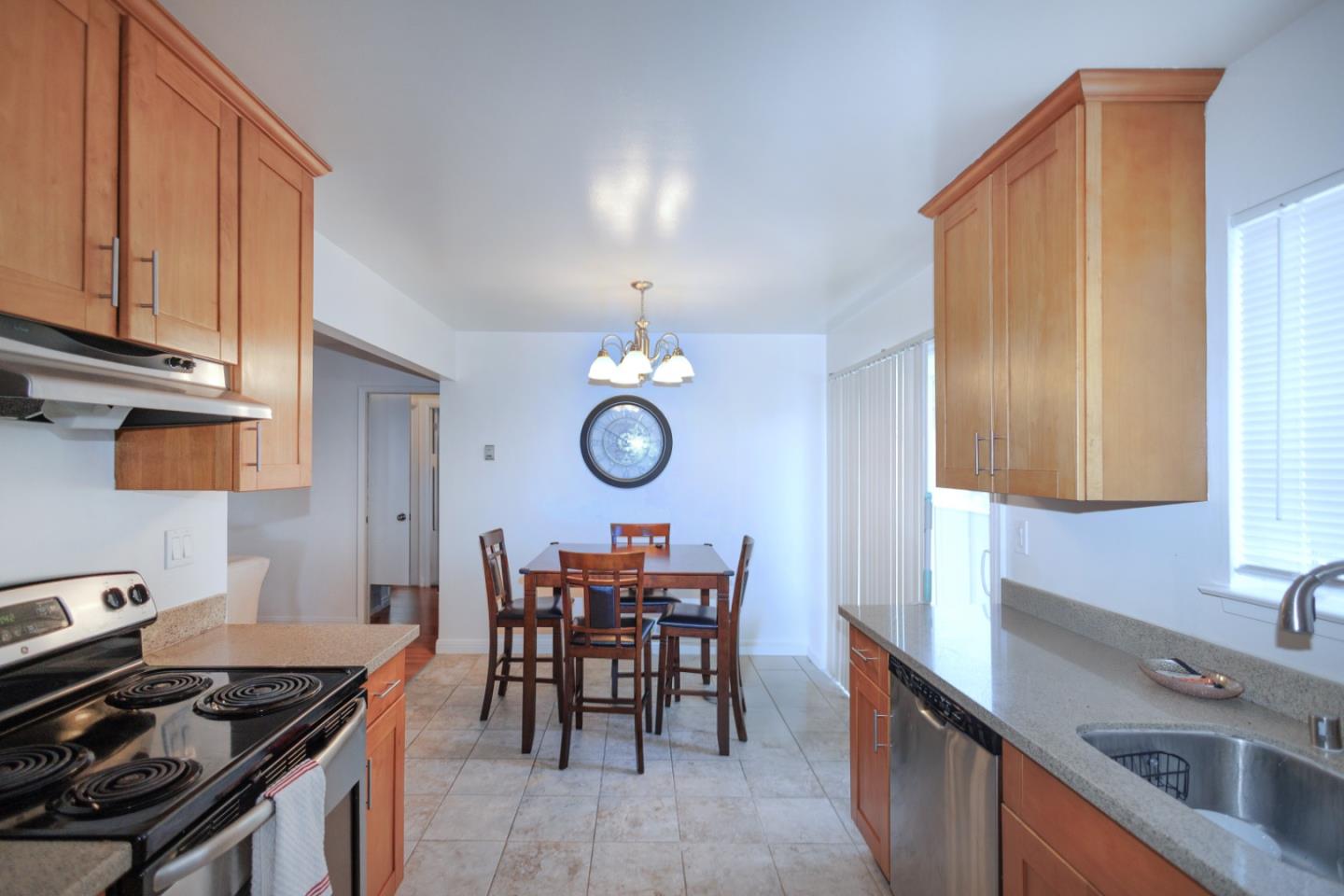 Detail Gallery Image 34 of 52 For 2186 Carlmont Dr, Belmont,  CA 94002 - – Beds | – Baths