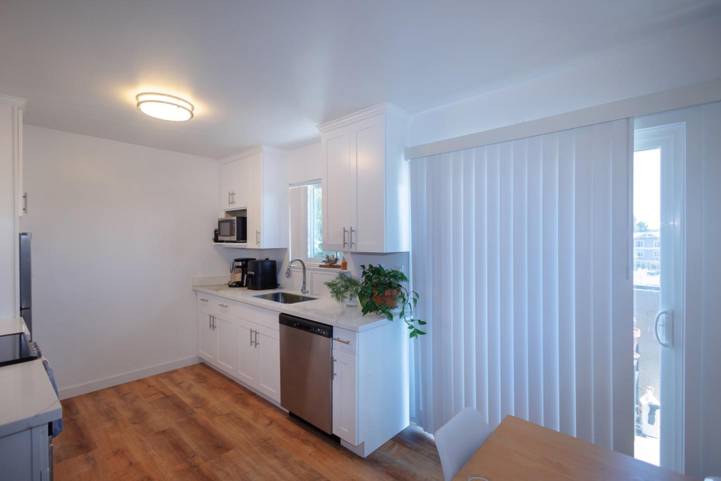 Detail Gallery Image 39 of 52 For 2186 Carlmont Dr, Belmont,  CA 94002 - – Beds | – Baths