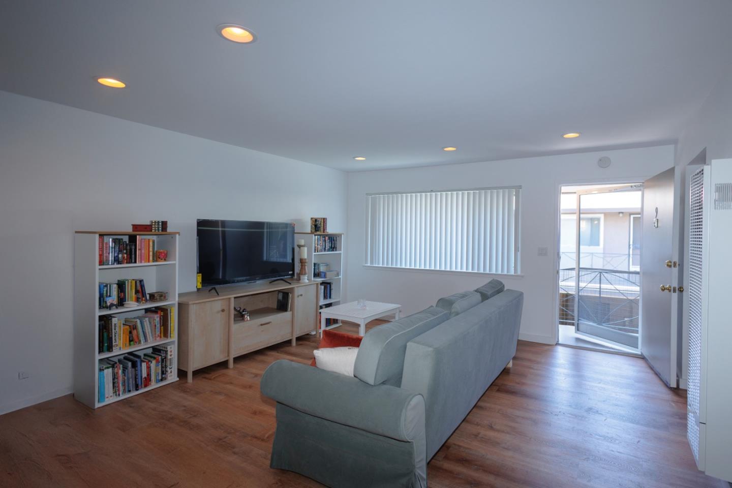 Detail Gallery Image 6 of 52 For 2186 Carlmont Dr, Belmont,  CA 94002 - – Beds | – Baths