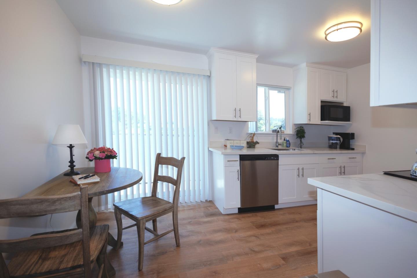 Detail Gallery Image 8 of 52 For 2186 Carlmont Dr, Belmont,  CA 94002 - – Beds | – Baths