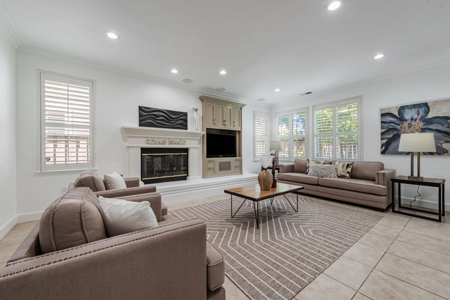 Detail Gallery Image 12 of 34 For 1735 Whispering Willow Pl, San Jose,  CA 95125 - 4 Beds | 2/1 Baths