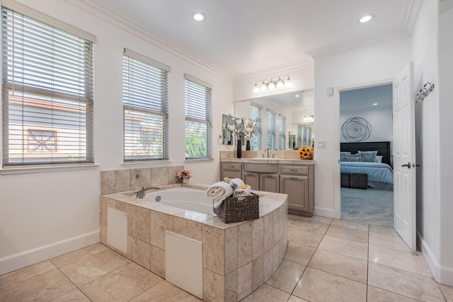 Detail Gallery Image 21 of 34 For 1735 Whispering Willow Pl, San Jose,  CA 95125 - 4 Beds | 2/1 Baths