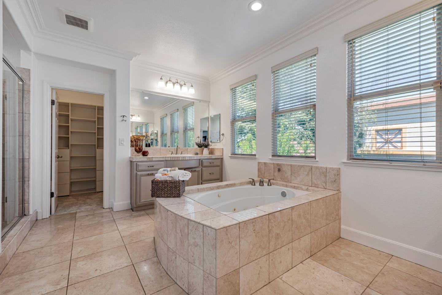 Detail Gallery Image 22 of 34 For 1735 Whispering Willow Pl, San Jose,  CA 95125 - 4 Beds | 2/1 Baths