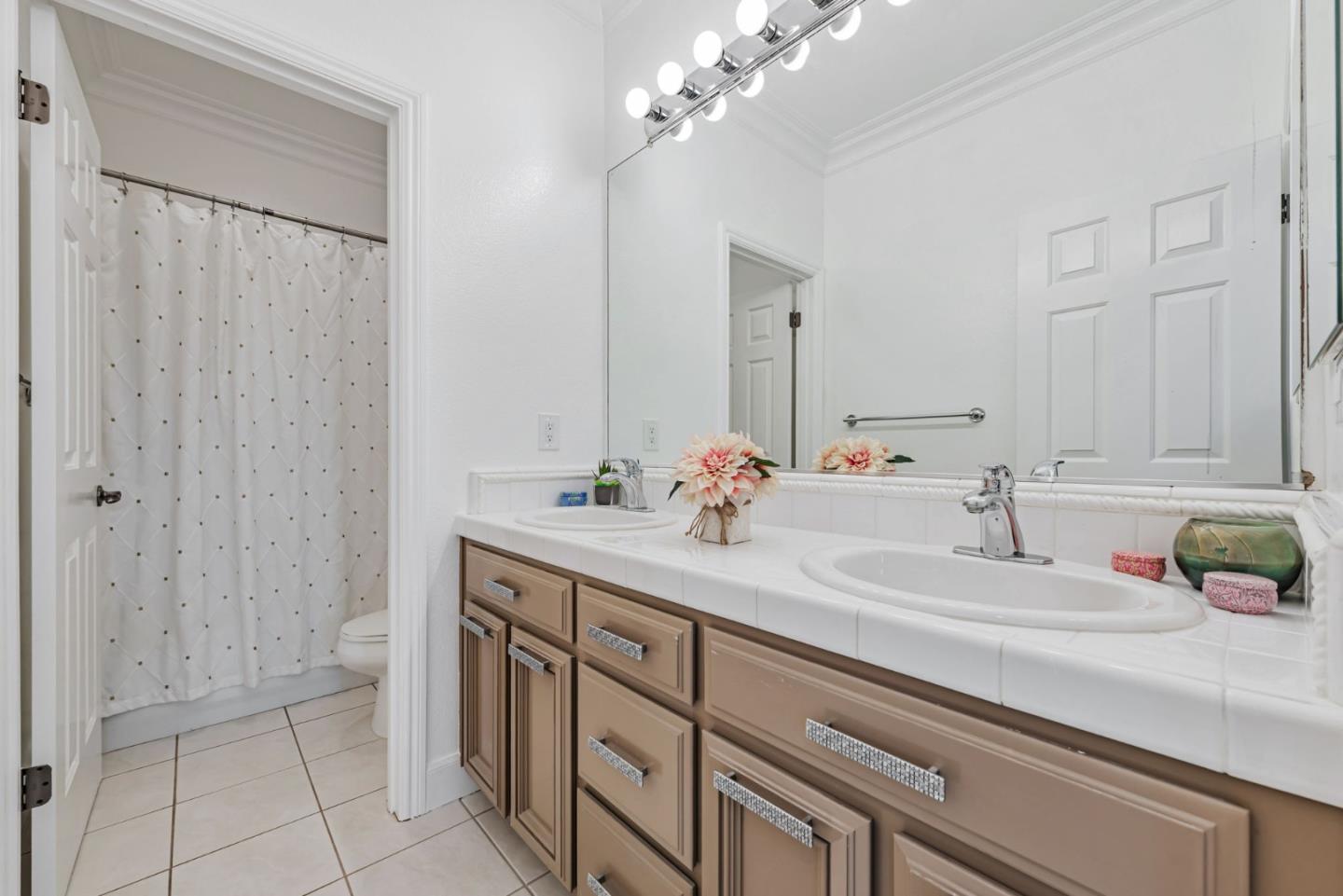 Detail Gallery Image 23 of 34 For 1735 Whispering Willow Pl, San Jose,  CA 95125 - 4 Beds | 2/1 Baths