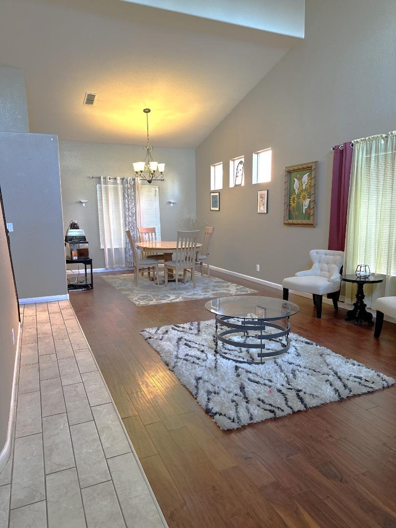 Detail Gallery Image 10 of 36 For 2613 Medinah Ct, Modesto,  CA 95355 - 3 Beds | 2/1 Baths