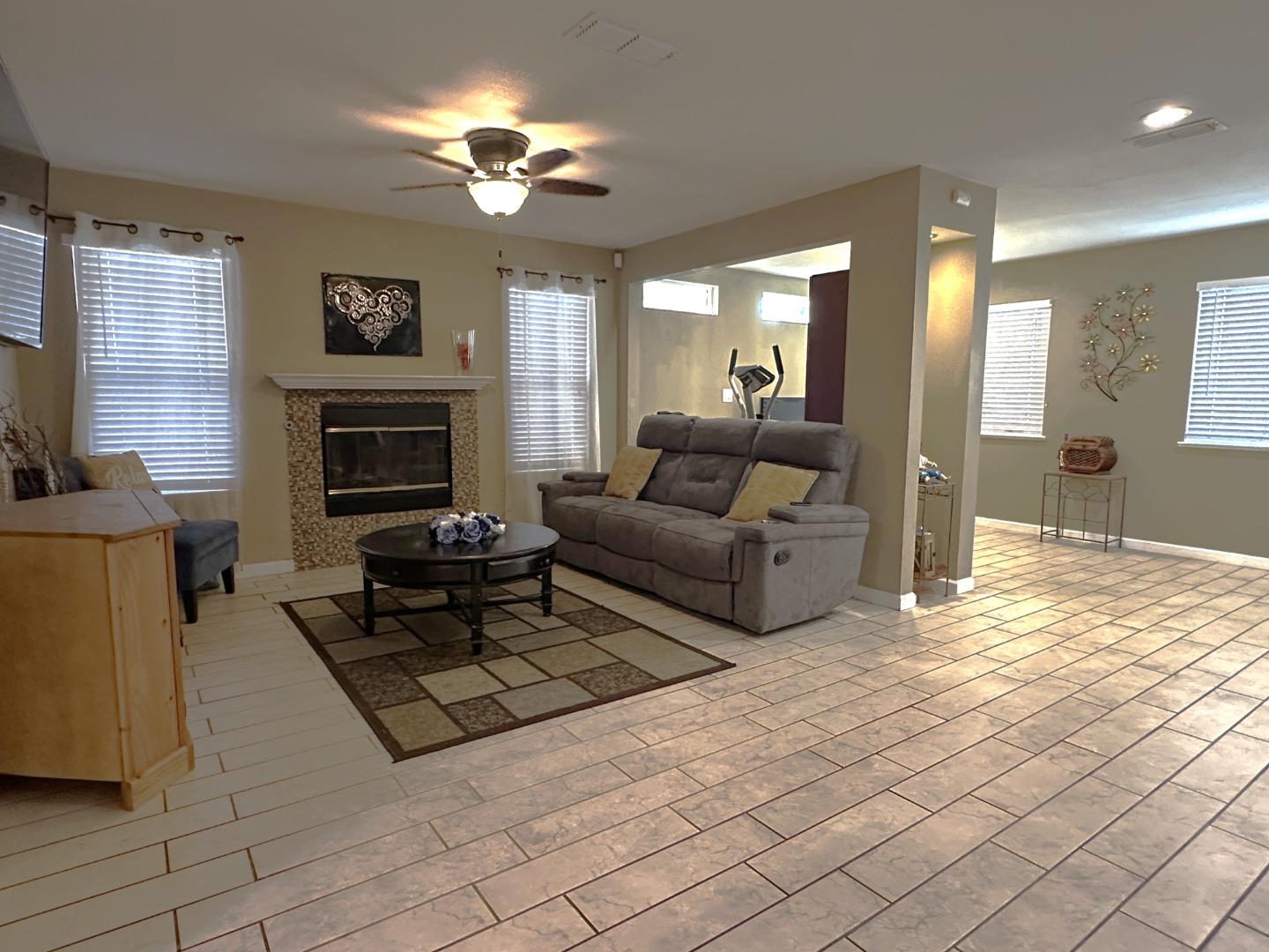 Detail Gallery Image 19 of 36 For 2613 Medinah Ct, Modesto,  CA 95355 - 3 Beds | 2/1 Baths