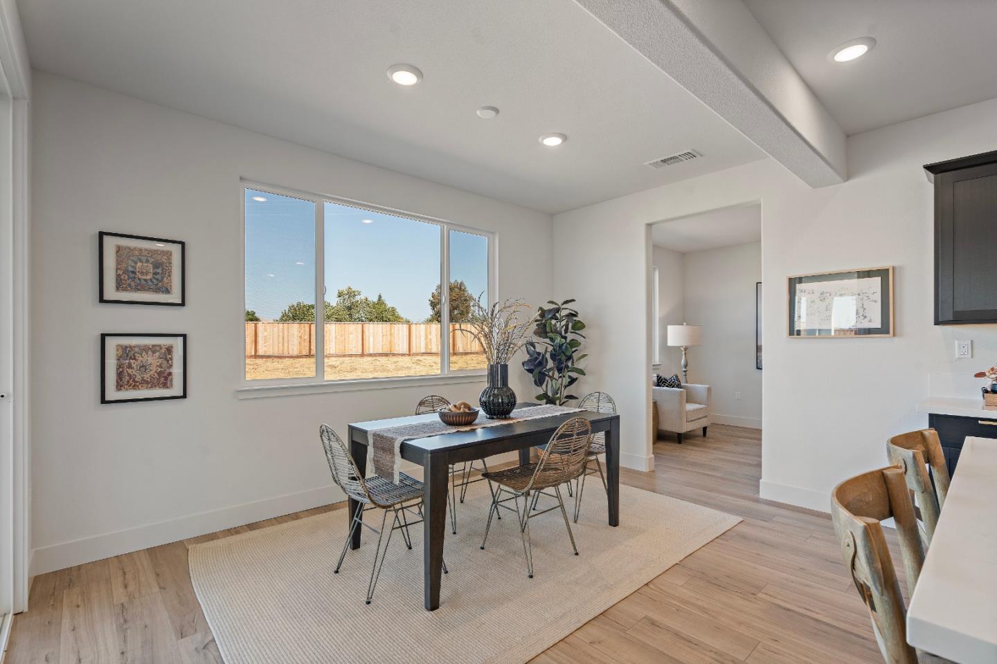 Detail Gallery Image 22 of 53 For 191 Scarlett Way, Hollister,  CA 95023 - 4 Beds | 3/1 Baths