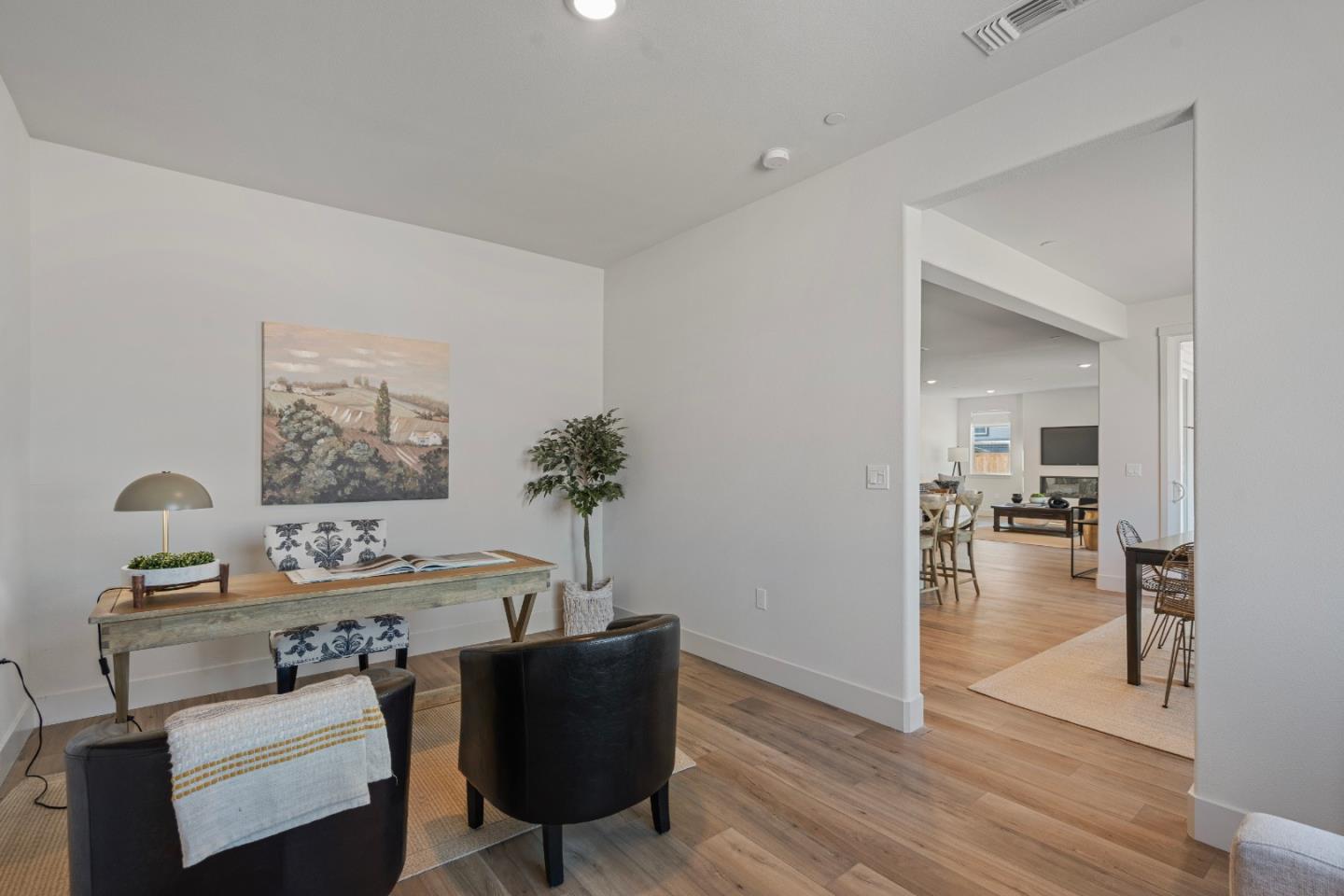 Detail Gallery Image 25 of 53 For 191 Scarlett Way, Hollister,  CA 95023 - 4 Beds | 3/1 Baths