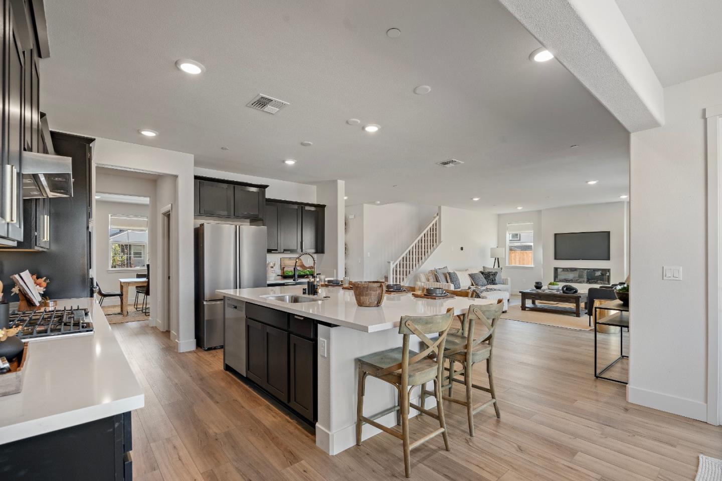Detail Gallery Image 26 of 53 For 191 Scarlett Way, Hollister,  CA 95023 - 4 Beds | 3/1 Baths