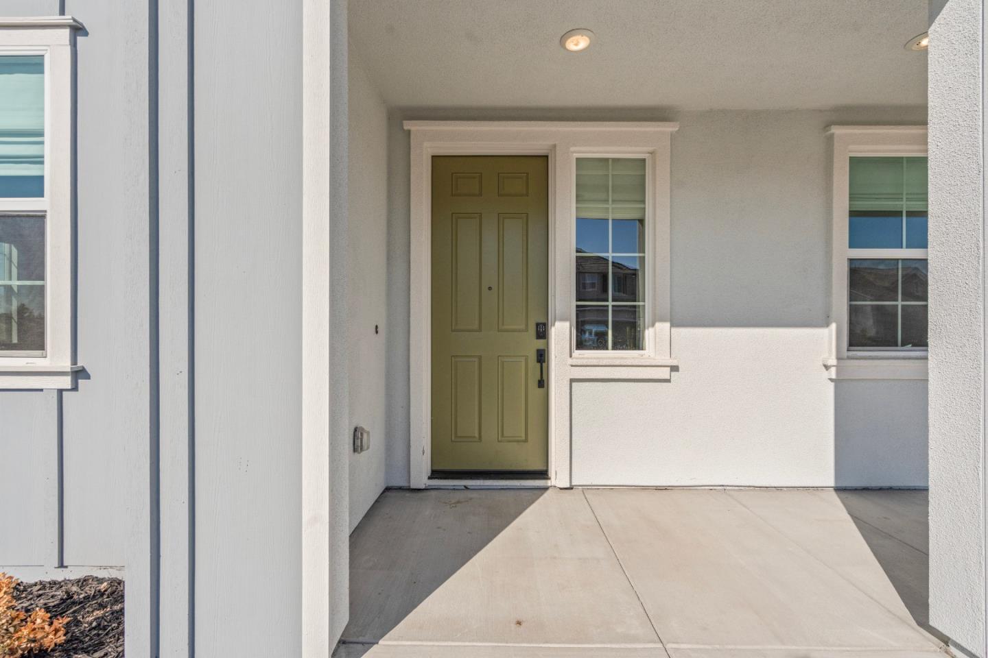Detail Gallery Image 4 of 53 For 191 Scarlett Way, Hollister,  CA 95023 - 4 Beds | 3/1 Baths