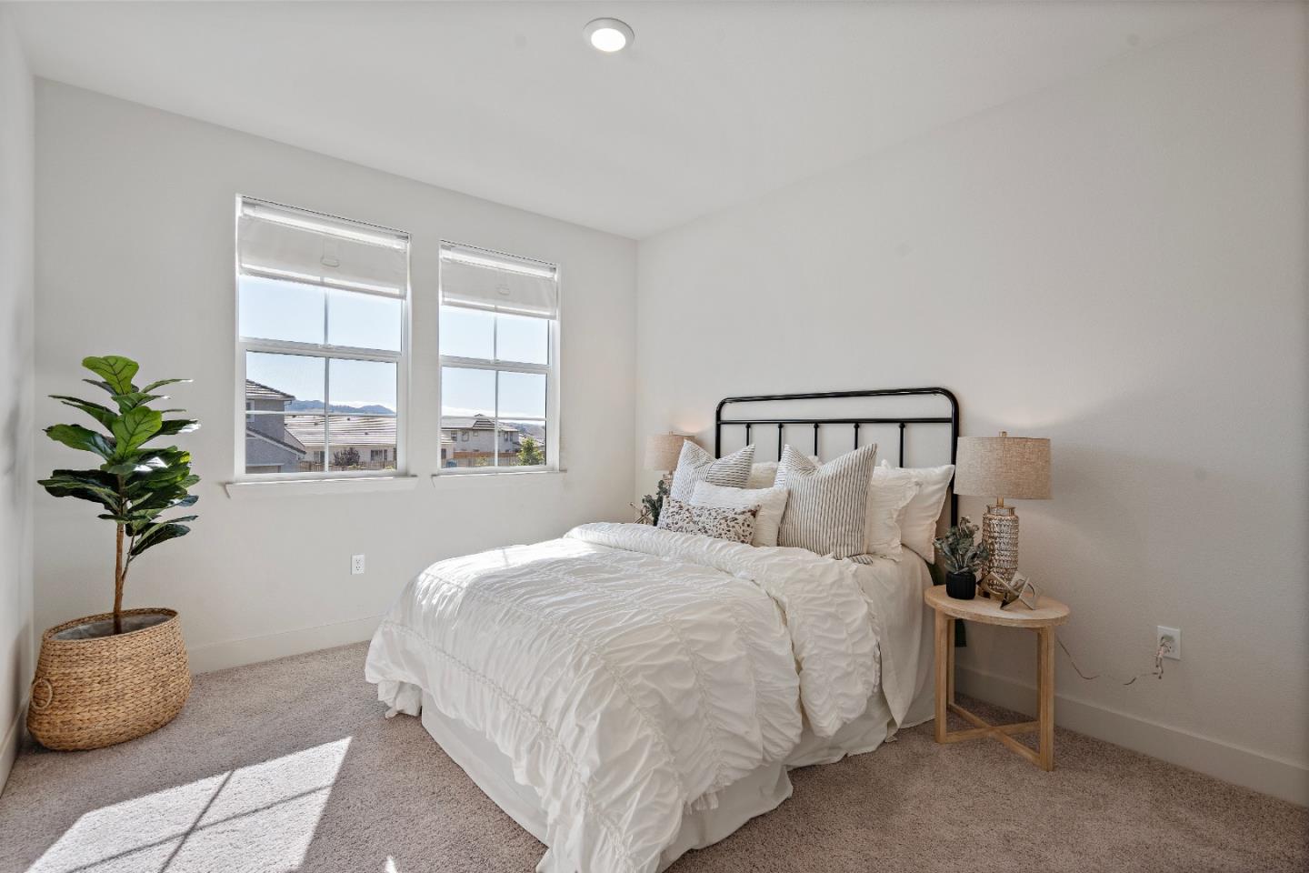 Detail Gallery Image 40 of 53 For 191 Scarlett Way, Hollister,  CA 95023 - 4 Beds | 3/1 Baths