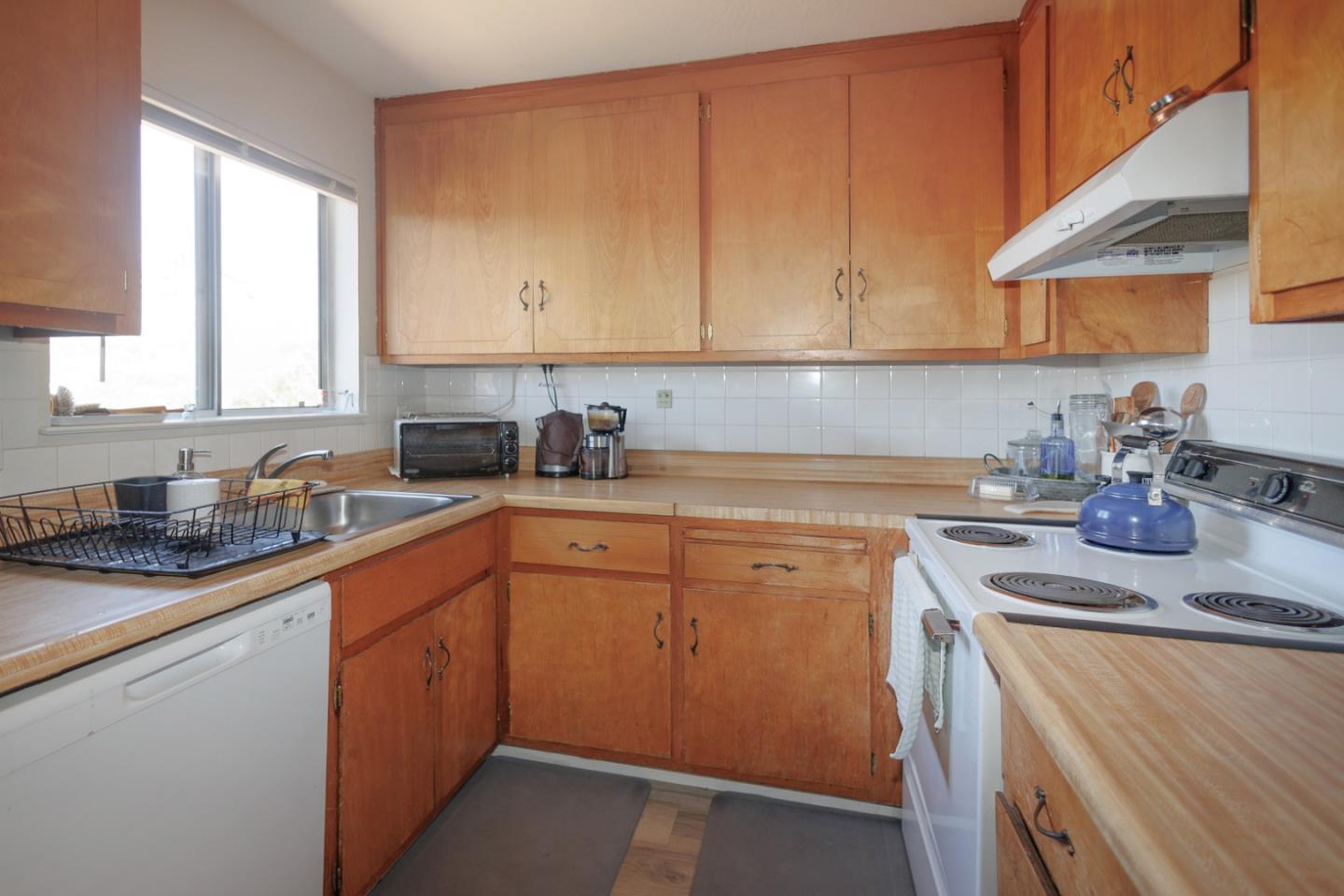 Detail Gallery Image 33 of 46 For 1205 Geraldine Way, Belmont,  CA 94002 - – Beds | – Baths