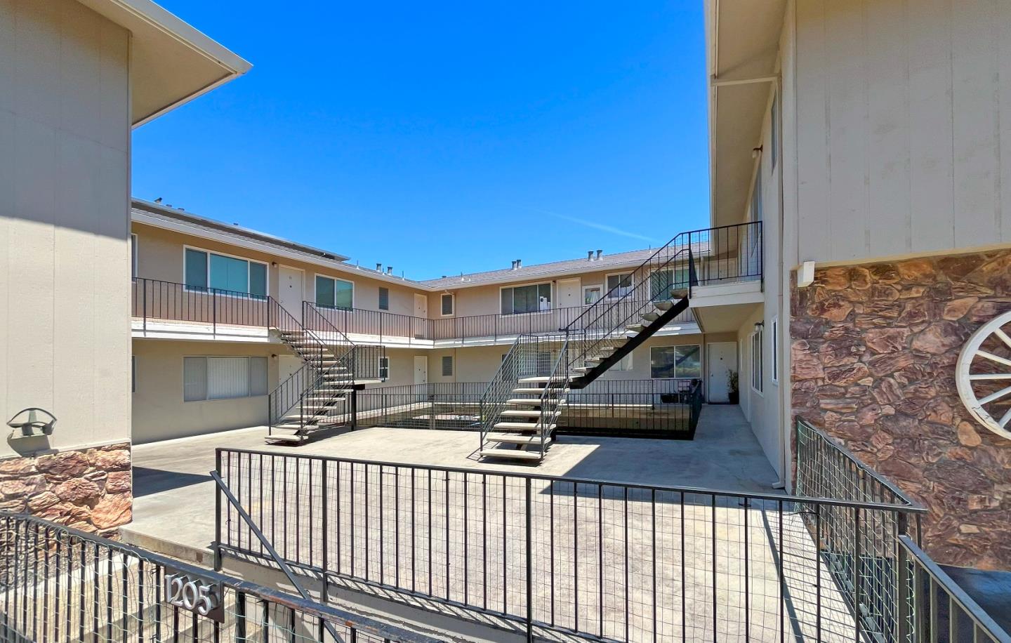 Detail Gallery Image 7 of 46 For 1205 Geraldine Way, Belmont,  CA 94002 - – Beds | – Baths
