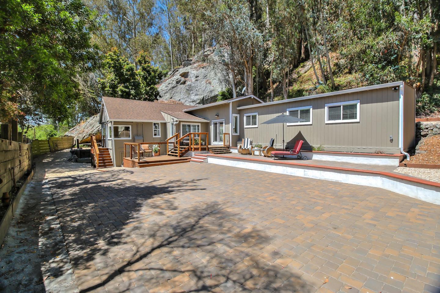 Detail Gallery Image 1 of 43 For 11880 San Mateo Rd, Half Moon Bay,  CA 94019 - 2 Beds | 2 Baths