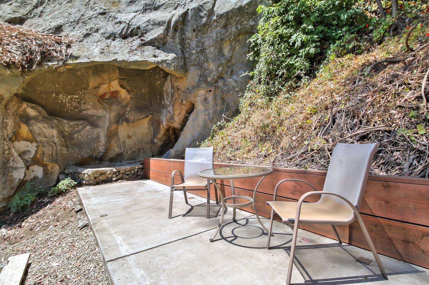 Detail Gallery Image 13 of 43 For 11880 San Mateo Rd, Half Moon Bay,  CA 94019 - 2 Beds | 2 Baths