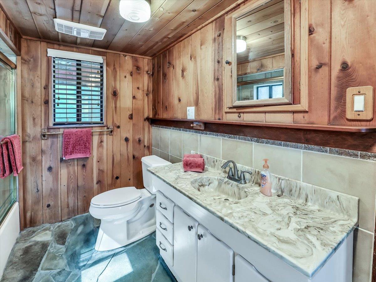Detail Gallery Image 30 of 43 For 11880 San Mateo Rd, Half Moon Bay,  CA 94019 - 2 Beds | 2 Baths