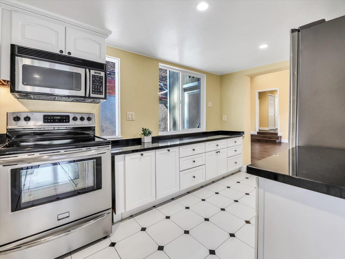 Detail Gallery Image 36 of 43 For 11880 San Mateo Rd, Half Moon Bay,  CA 94019 - 2 Beds | 2 Baths