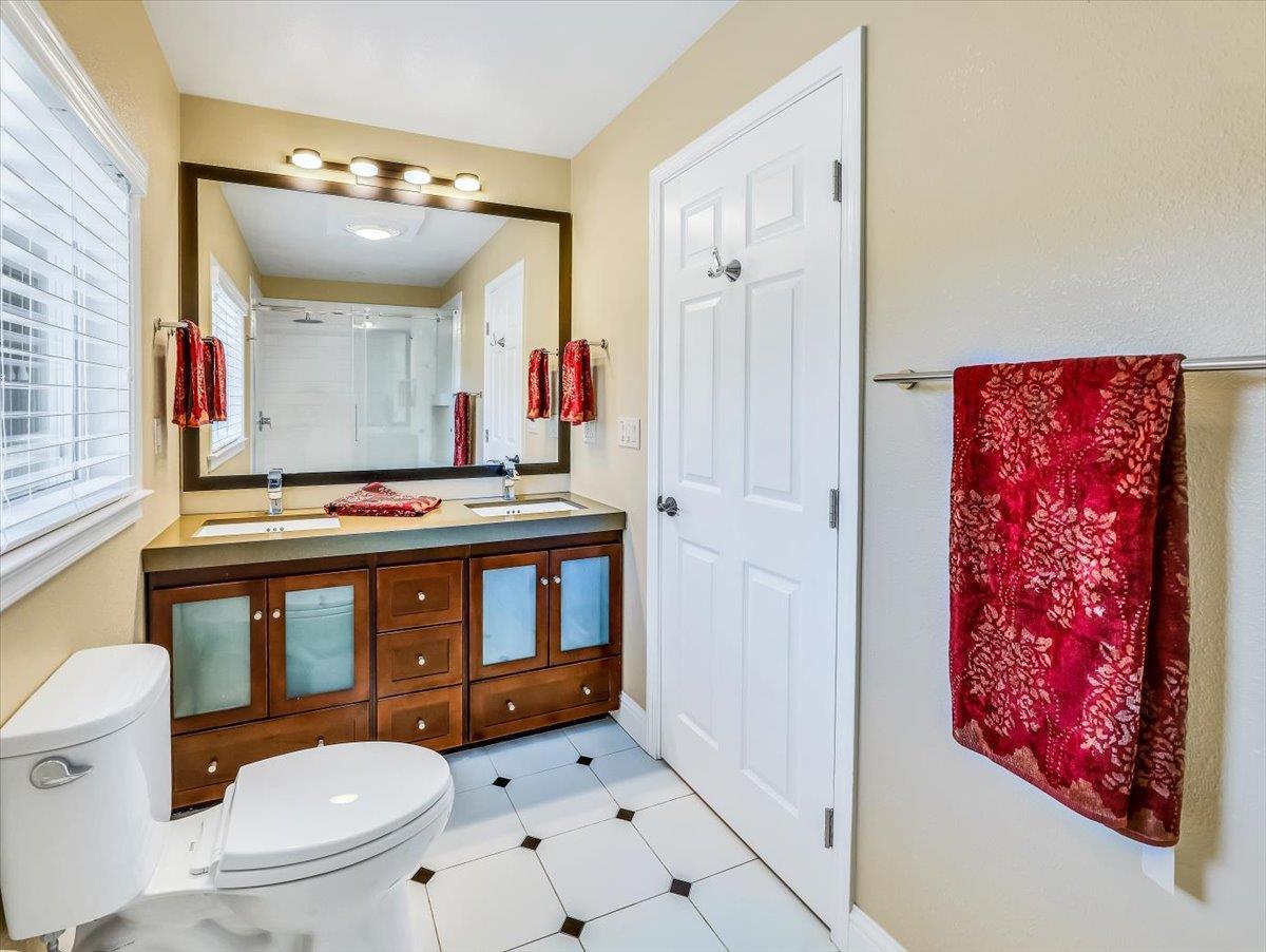 Detail Gallery Image 4 of 43 For 11880 San Mateo Rd, Half Moon Bay,  CA 94019 - 2 Beds | 2 Baths