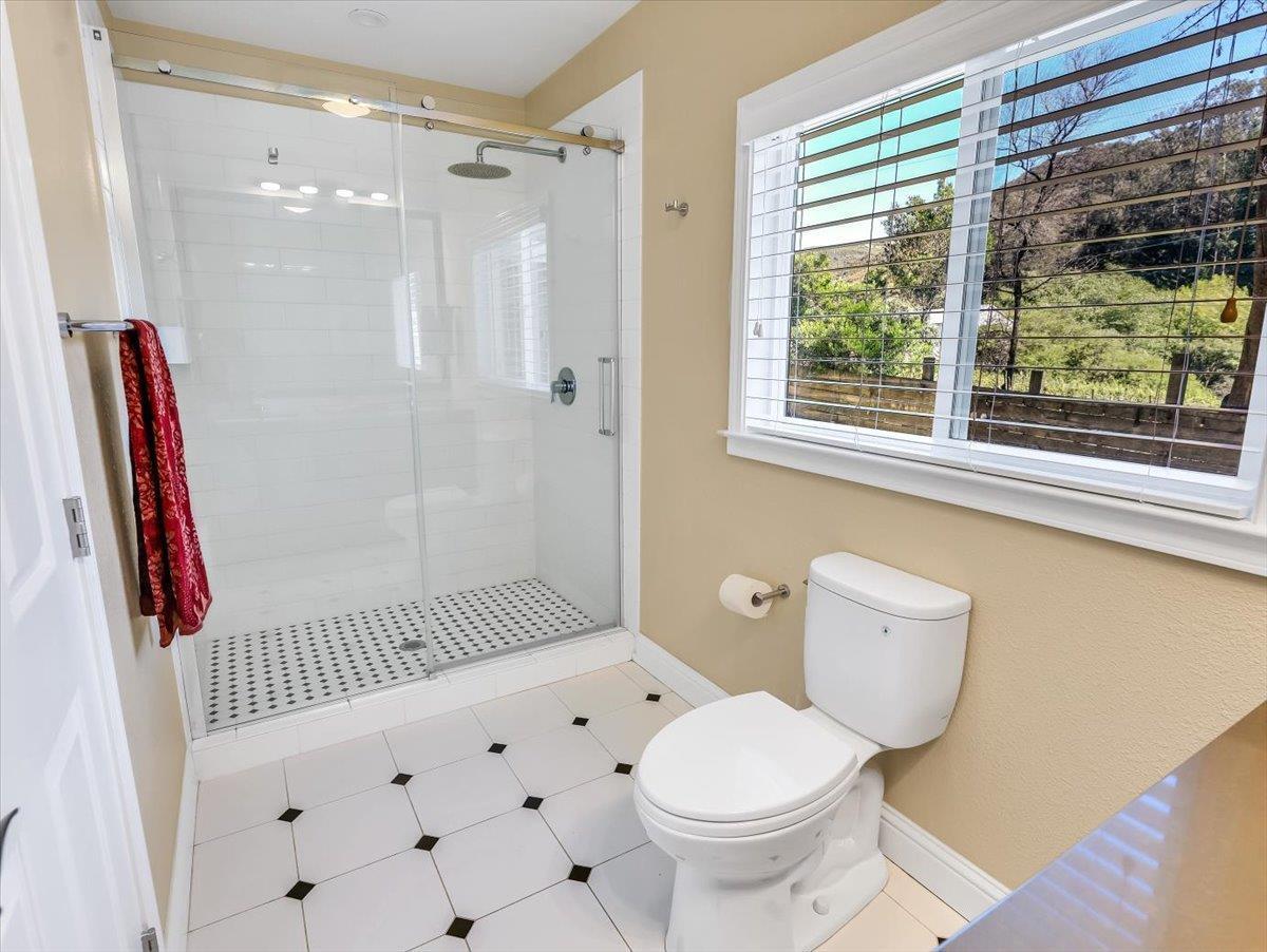 Detail Gallery Image 6 of 43 For 11880 San Mateo Rd, Half Moon Bay,  CA 94019 - 2 Beds | 2 Baths