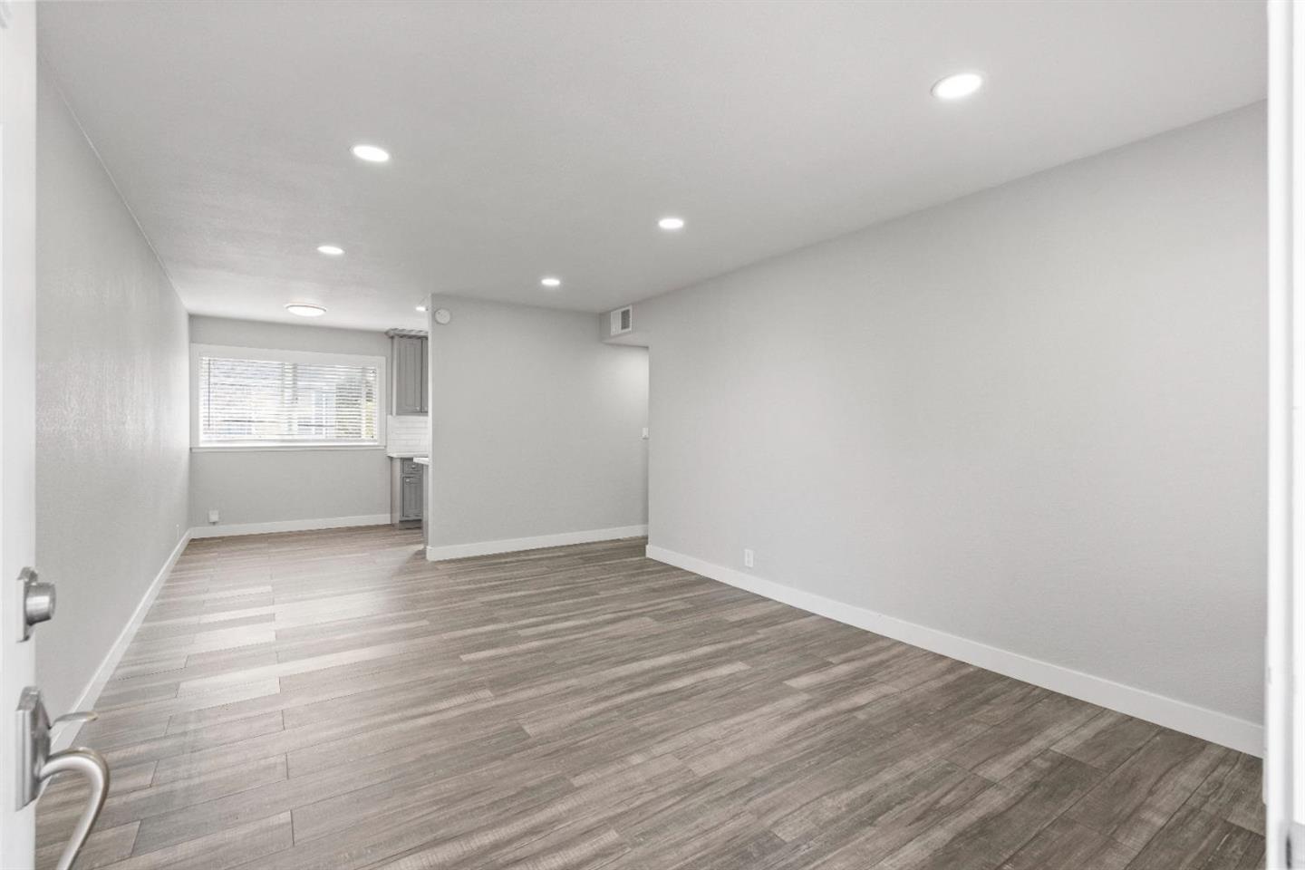 Detail Gallery Image 12 of 19 For 7344 Rainbow Dr, Cupertino,  CA 95014 - – Beds | – Baths