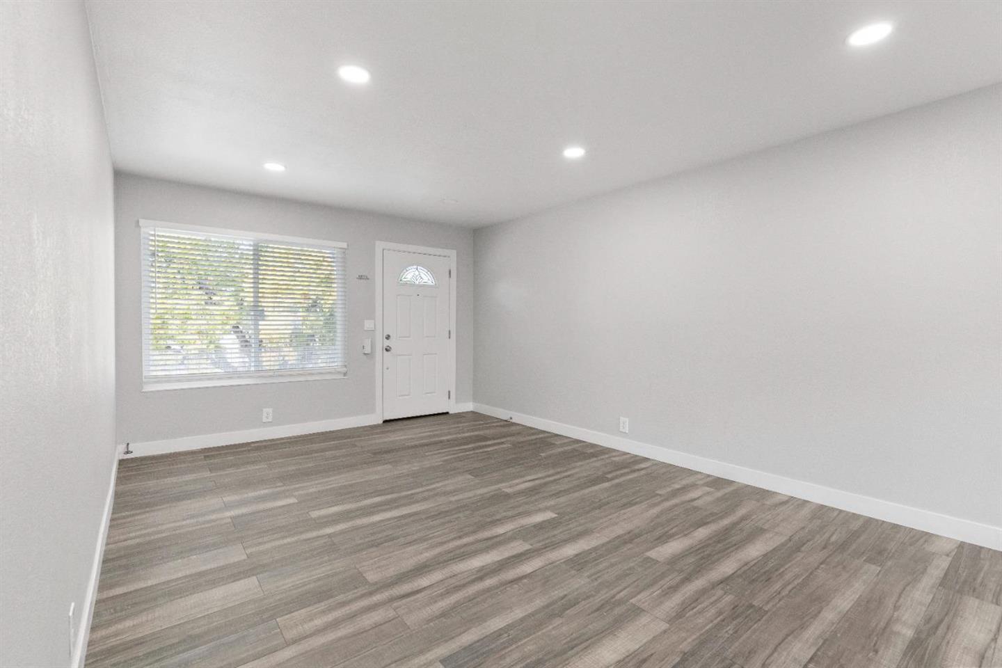 Detail Gallery Image 13 of 19 For 7344 Rainbow Dr, Cupertino,  CA 95014 - – Beds | – Baths