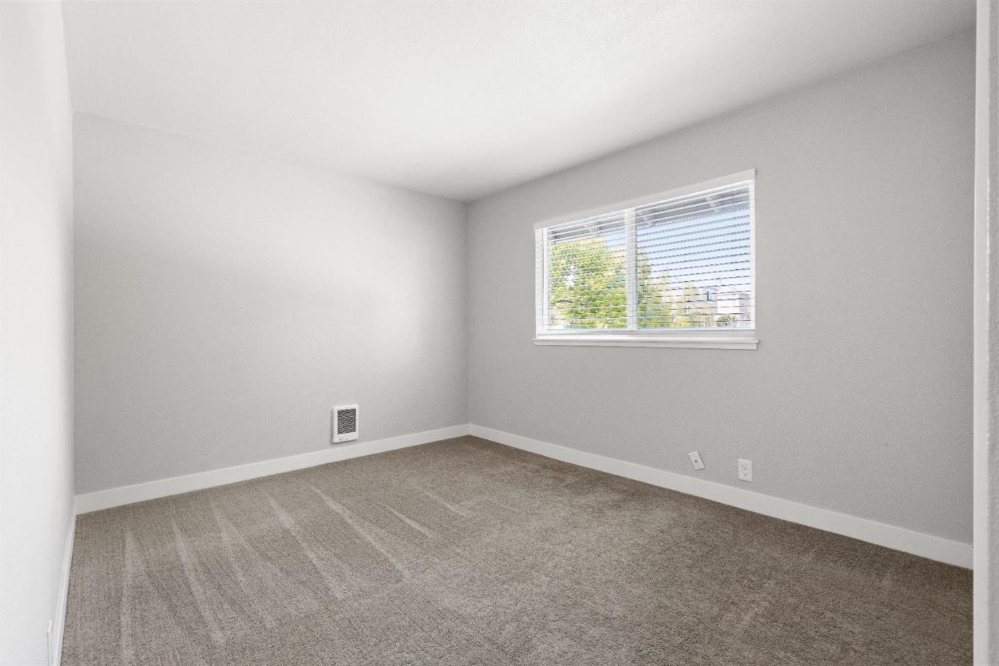 Detail Gallery Image 7 of 19 For 7344 Rainbow Dr, Cupertino,  CA 95014 - – Beds | – Baths
