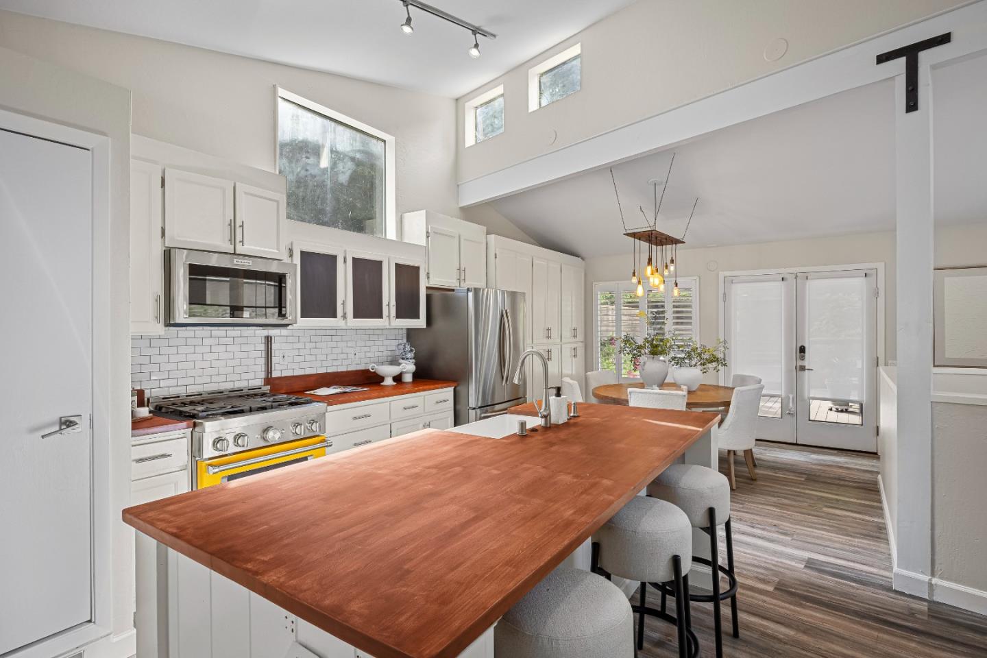 Detail Gallery Image 13 of 57 For 321 Valencia Rd, Aptos,  CA 95003 - 4 Beds | 2 Baths