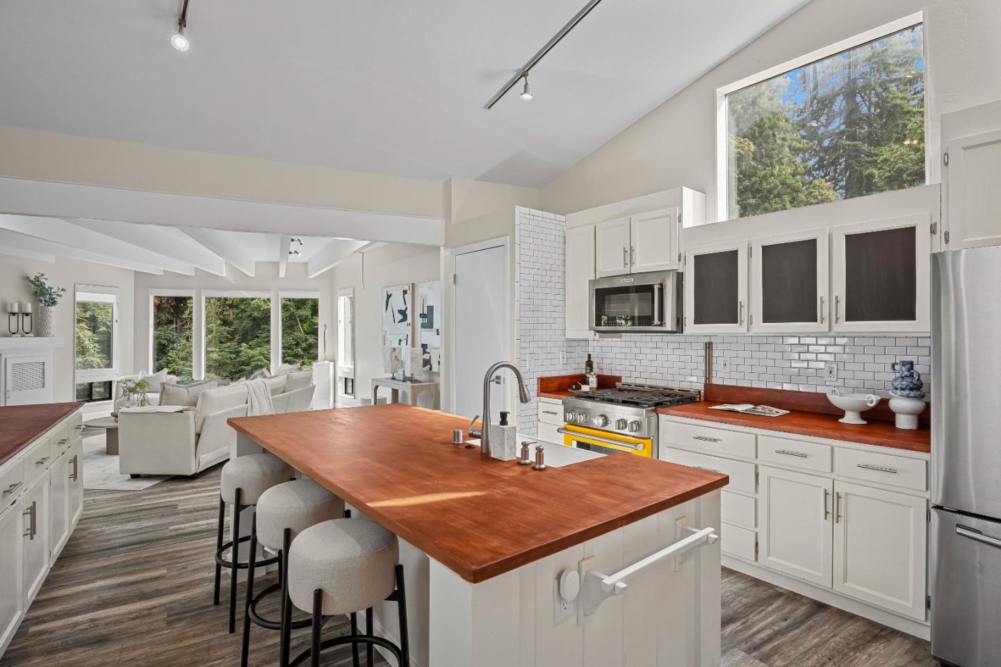 Detail Gallery Image 14 of 57 For 321 Valencia Rd, Aptos,  CA 95003 - 4 Beds | 2 Baths