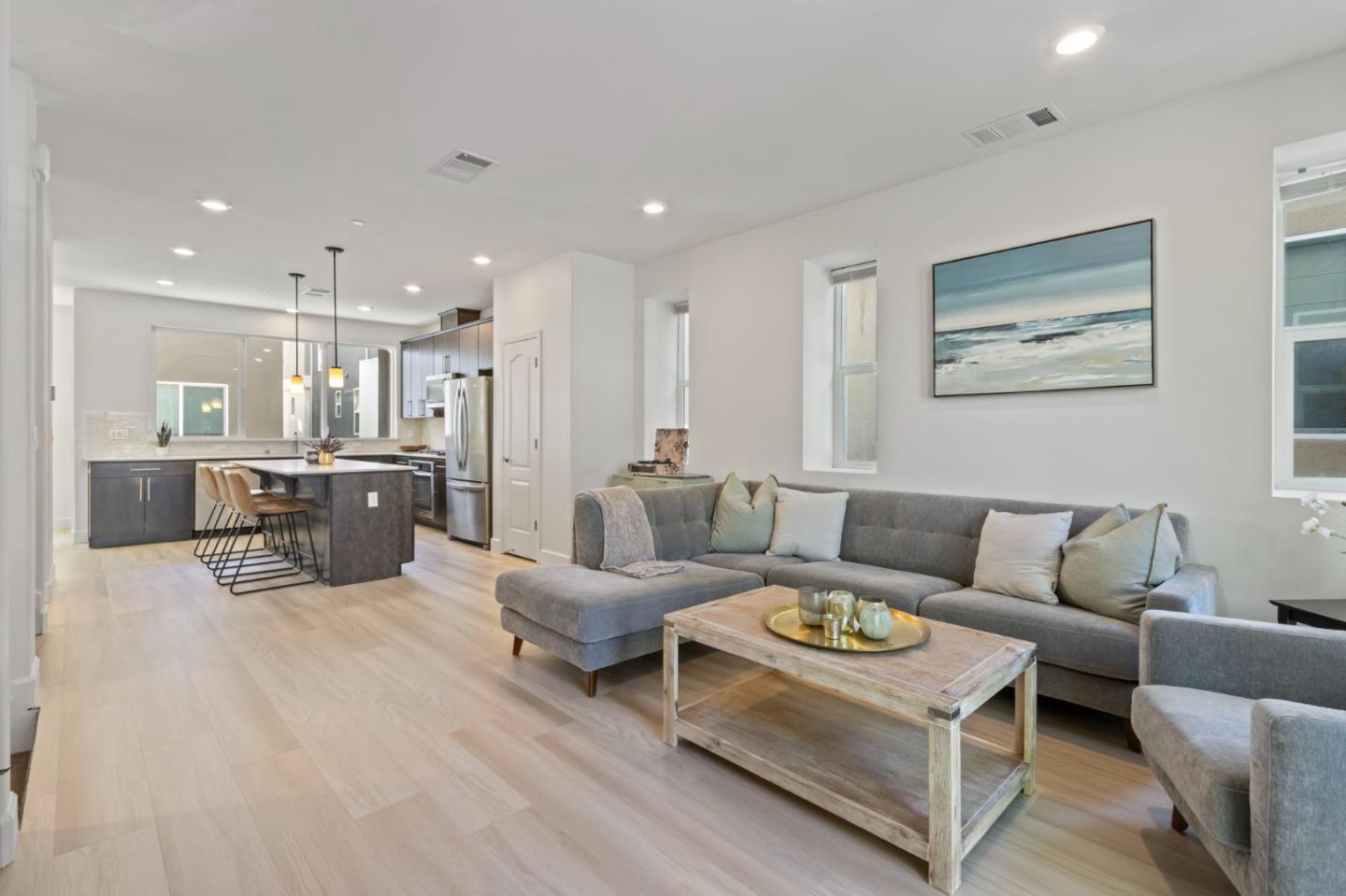 Detail Gallery Image 15 of 63 For 178 Llano De Los Robles Ave, San Jose,  CA 95136 - 4 Beds | 3/1 Baths