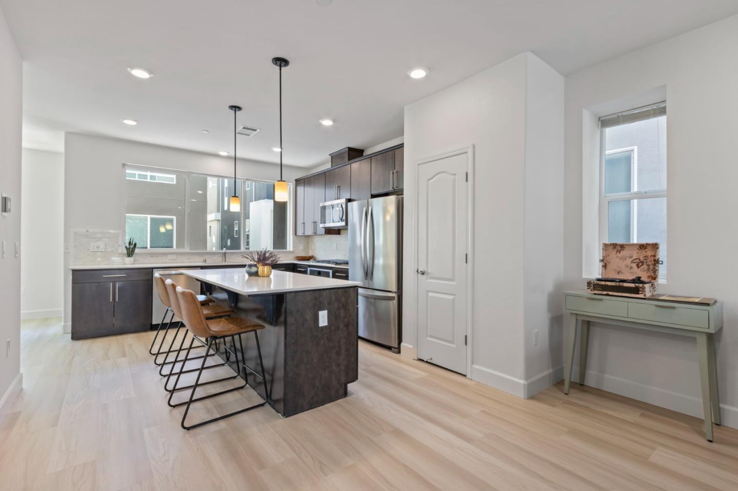 Detail Gallery Image 19 of 63 For 178 Llano De Los Robles Ave, San Jose,  CA 95136 - 4 Beds | 3/1 Baths