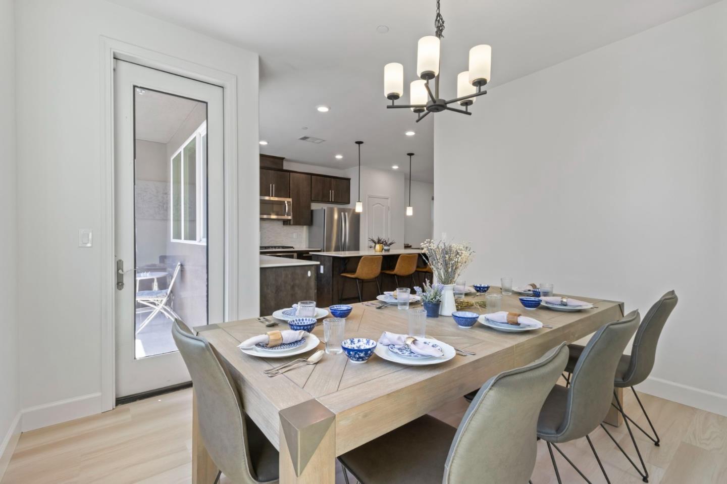Detail Gallery Image 28 of 63 For 178 Llano De Los Robles Ave, San Jose,  CA 95136 - 4 Beds | 3/1 Baths