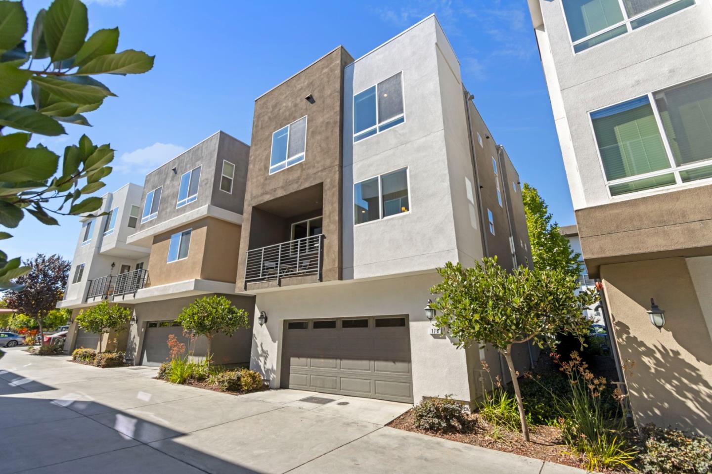 Detail Gallery Image 4 of 63 For 178 Llano De Los Robles Ave, San Jose,  CA 95136 - 4 Beds | 3/1 Baths