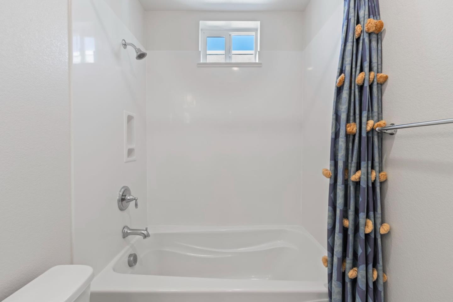 Detail Gallery Image 41 of 63 For 178 Llano De Los Robles Ave, San Jose,  CA 95136 - 4 Beds | 3/1 Baths