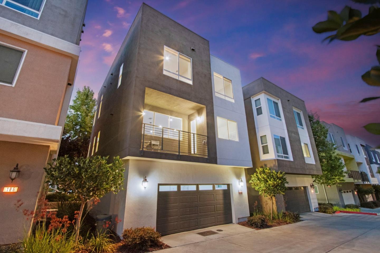 Detail Gallery Image 5 of 63 For 178 Llano De Los Robles Ave, San Jose,  CA 95136 - 4 Beds | 3/1 Baths