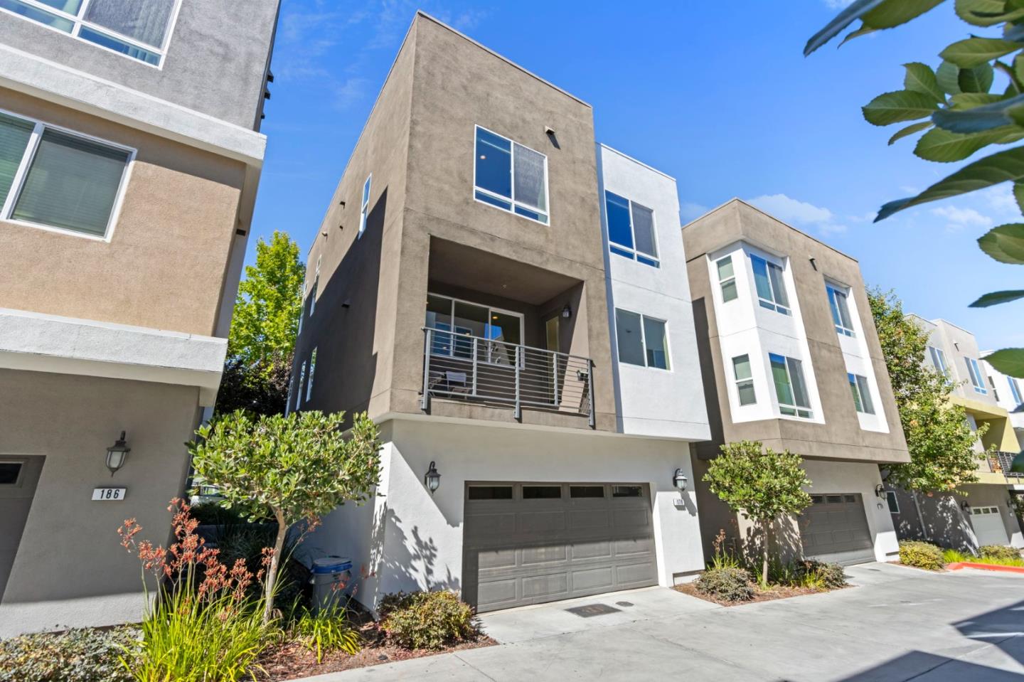 Detail Gallery Image 6 of 63 For 178 Llano De Los Robles Ave, San Jose,  CA 95136 - 4 Beds | 3/1 Baths