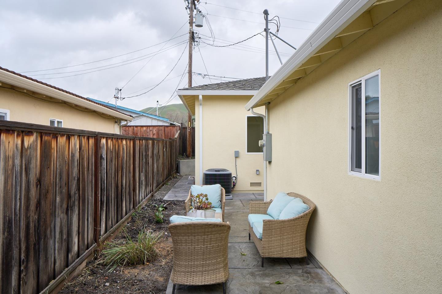 Detail Gallery Image 22 of 28 For 470 Holly Way, Milpitas,  CA 95035 - 4 Beds | 2 Baths