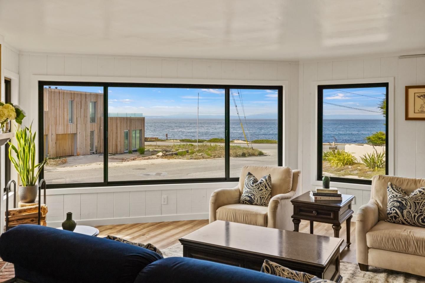 Detail Gallery Image 10 of 43 For 25 Coral St, Pacific Grove,  CA 93950 - 3 Beds | 2 Baths