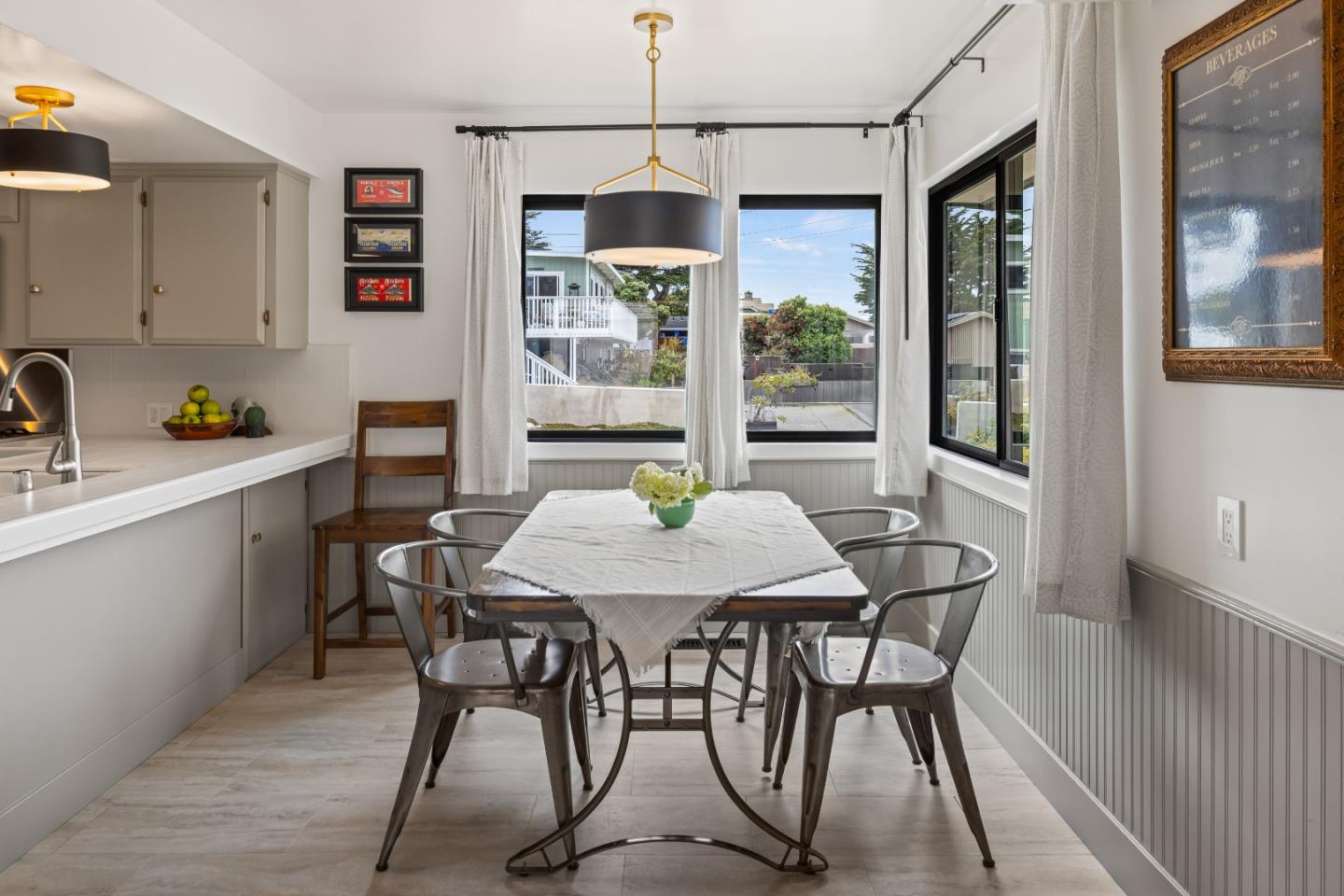 Detail Gallery Image 11 of 43 For 25 Coral St, Pacific Grove,  CA 93950 - 3 Beds | 2 Baths