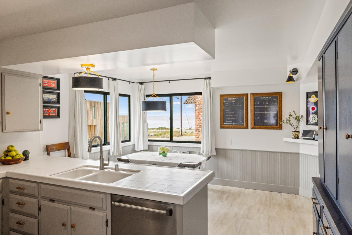 Detail Gallery Image 13 of 43 For 25 Coral St, Pacific Grove,  CA 93950 - 3 Beds | 2 Baths