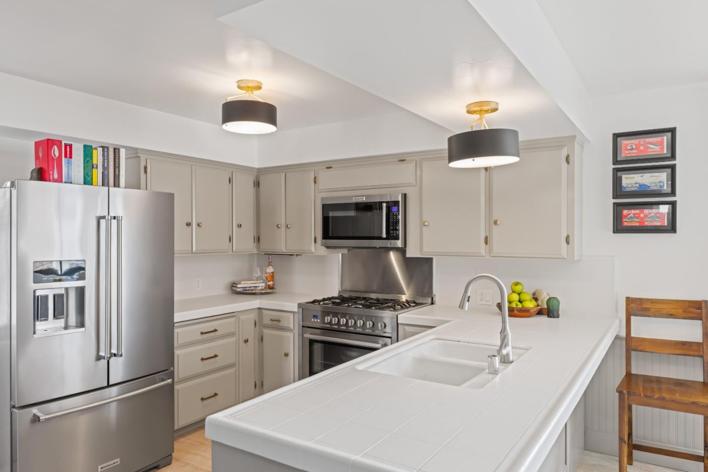 Detail Gallery Image 15 of 43 For 25 Coral St, Pacific Grove,  CA 93950 - 3 Beds | 2 Baths