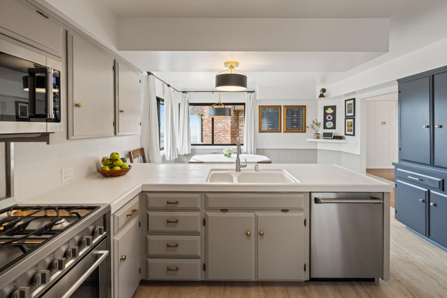 Detail Gallery Image 17 of 43 For 25 Coral St, Pacific Grove,  CA 93950 - 3 Beds | 2 Baths